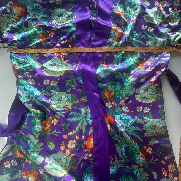 VNTG Victoria's Secret Gold Label Purple/Floral Long Sleeve Knee Length Robe- OS - Picture 7 of 8